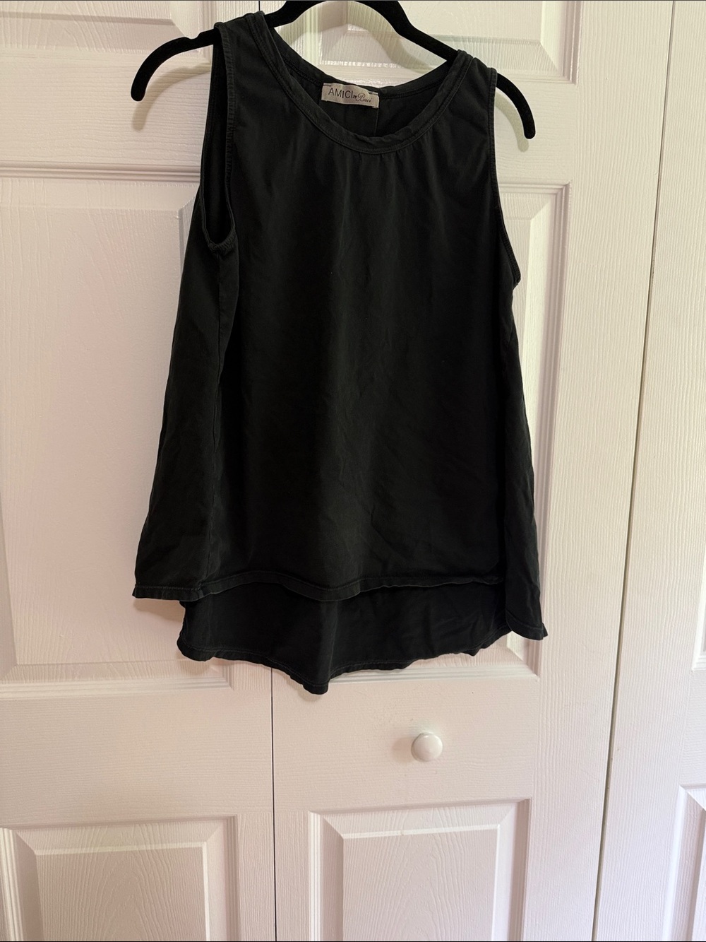 AMICI by baci high low Black Tank Top